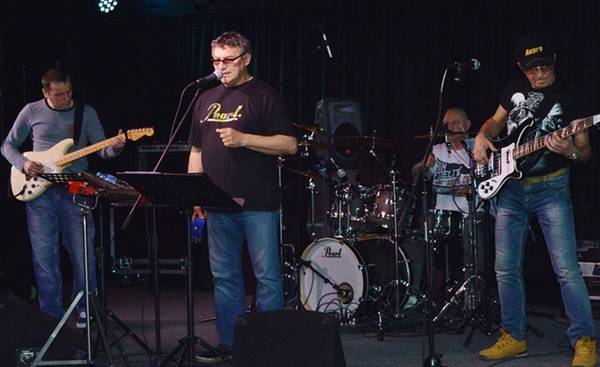 группа собратья тверь. группа соратников 7. группа товарищи кострома. группа товарищей группа. старостин аукцыон.